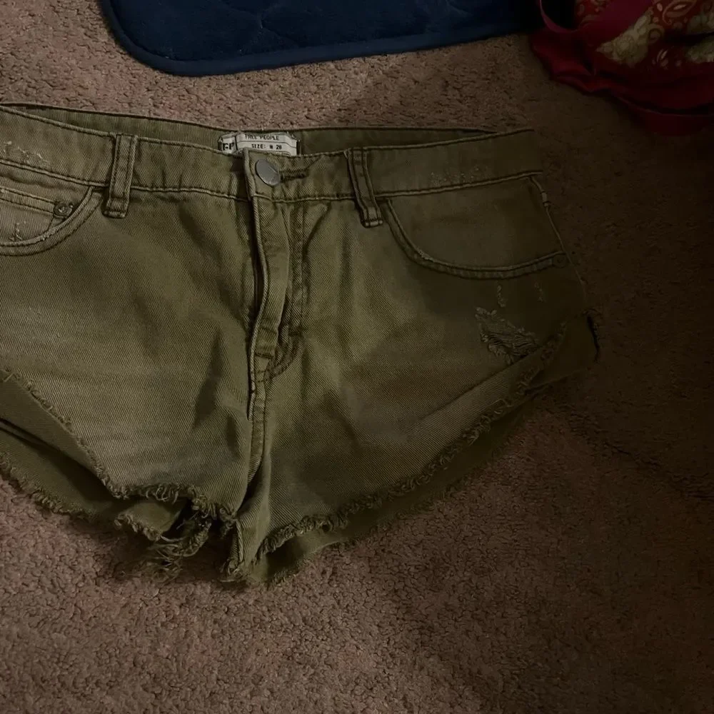 Free people green short shorts‎ 26
